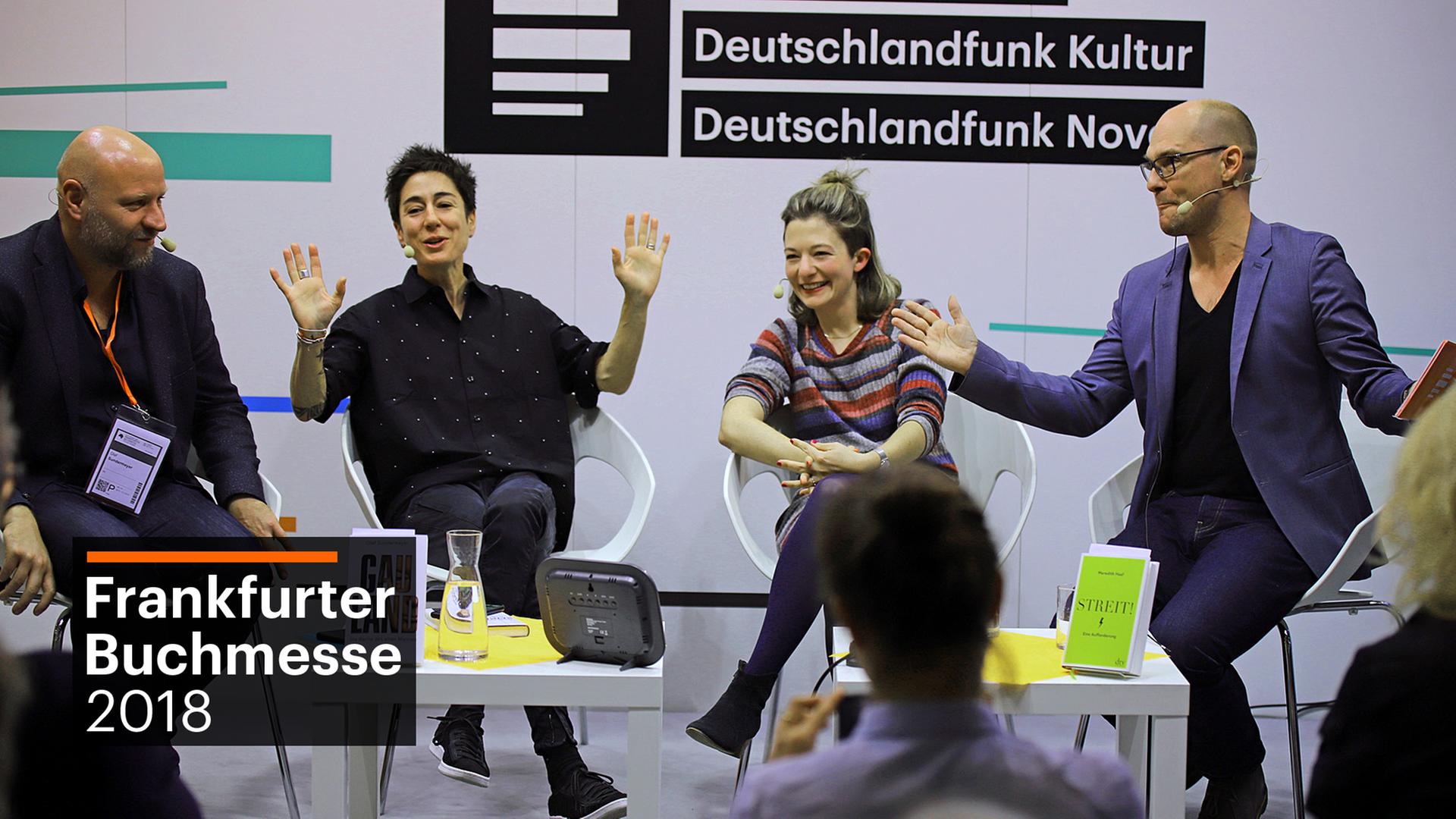 Moderator Korbinian Frenzel in Studio 9: Der Tag mit.... mit Olaf Sundermeyer, Dunja Hayali, Meredith Haaf.
