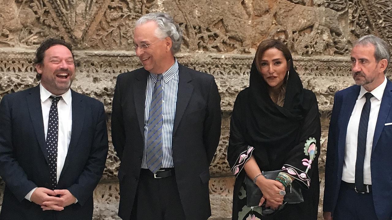 Direktoren unter sich (v.l.n.r): Stefan Weber, Direktor des Islamischen Museums, Michael Eissenhauer, Staatliche Museen zu Berlin, Lamia al Majed (Alwaleed Philanthropies Stiftung), Hermann Parzinger, Präsident der Stiftung Preußischer Kulturbesitz Direktoren unter sich (v.l.n.r): Stefan Weber, Direktor des Islamischen Museums, Michael Eissenhauer, Staatliche Museen zu Berlin, Lamia al Majed (Alwaleed Philanthropies Stiftung), Hermann Parzinger, Präsident der Stiftung Preußischer Kulturbesitz