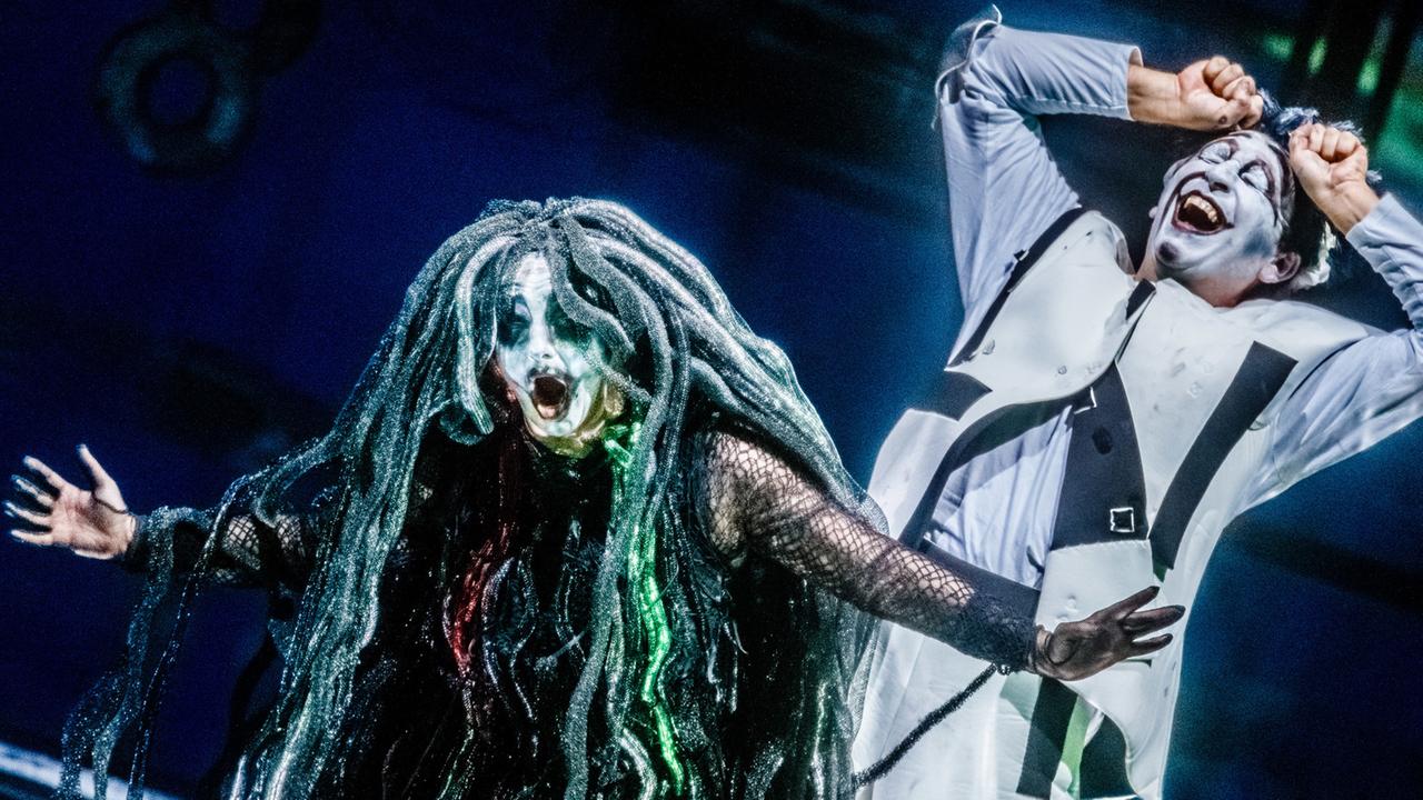Die Sänger Claudia Mahnke als "Kundry" und Andreas Schager als "Parsifal" singen am 11.09.2017 in Hamburg auf der Fotoprobe von Richard Wagners "Parsifal". Die Sänger Claudia Mahnke als "Kundry" und Andreas Schager als "Parsifal" singen am 11.09.2017 in Hamburg auf der Fotoprobe von Richard Wagners "Parsifal".