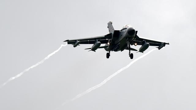 Ein Tornado der Bundeswehr im Landeanflug