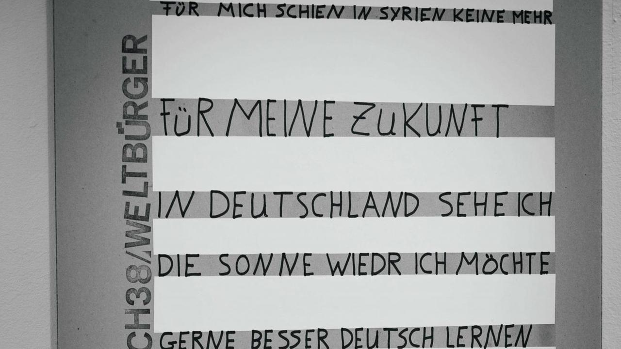 Eine Profiltafel mit Aussagen von Khadija, einer Frau aus Syrien, die Rahmen des Kunstprojektes "Innere Stadt" entstand. Eine Profiltafel mit Aussagen von Khadija, einer Frau aus Syrien, die Rahmen des Kunstprojektes "Innere Stadt" entstand.