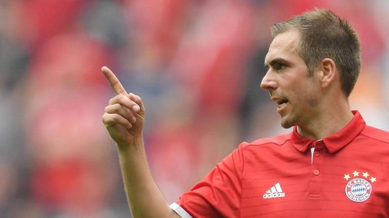 Philipp Lahm am 1. April 2017 im Spiel des FC Bayern München gegen den FC Augsburg Philipp Lahm am 1. April 2017 im Spiel des FC Bayern München gegen den FC Augsburg
