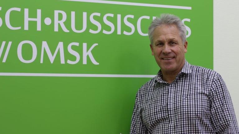 Leiter Pavel Ekkert freut sich über die hohe Auslastung des deutsch-russischen Hauses in Omsk. Deutsch lernen, Kultur und Tradition bewahren, "die Leute wollen das wirklich", sagt er.