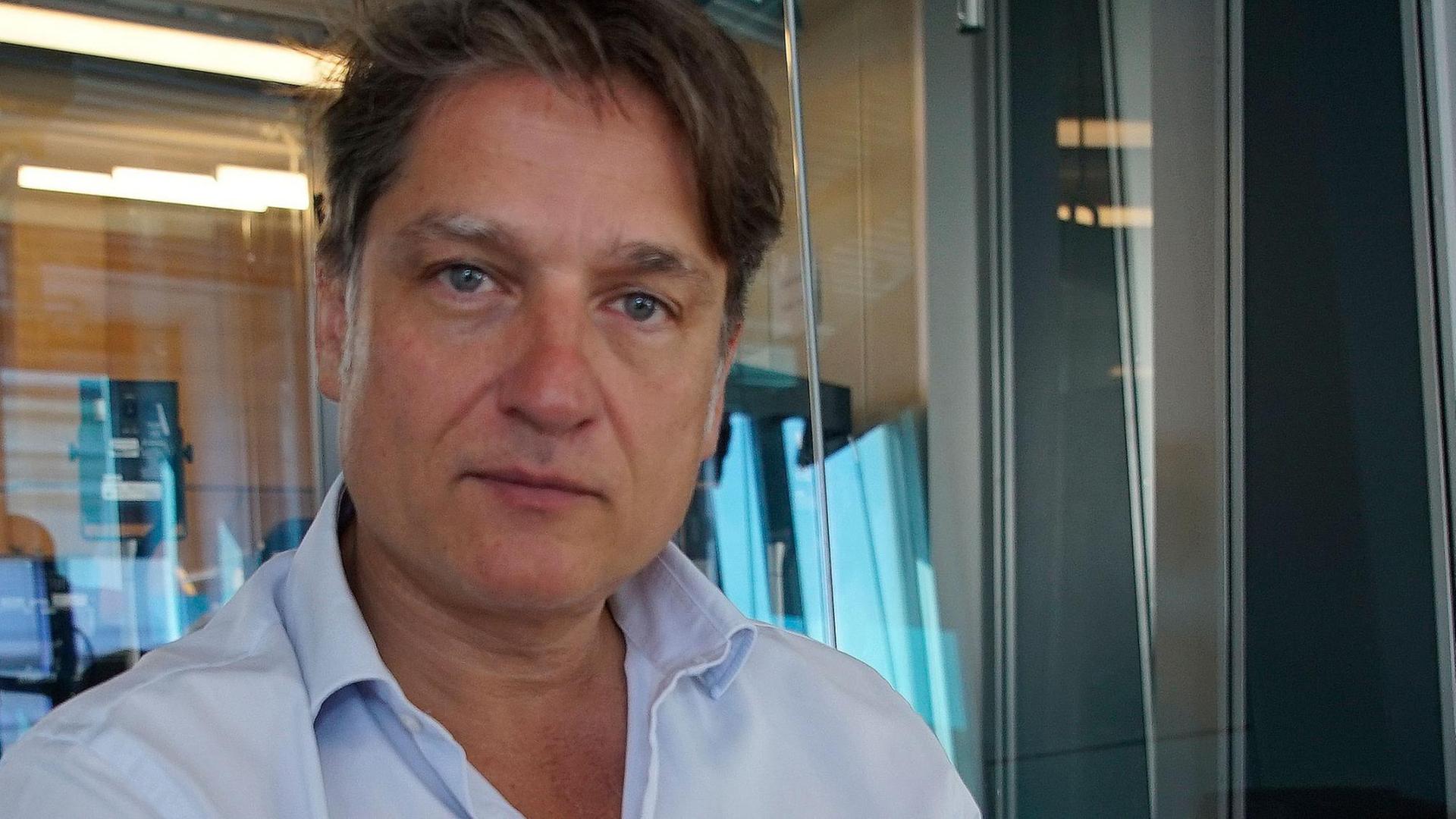Der Journalist und Verleger Jakob Augstein im Studio von Deutschlandfunk Kultur Der Journalist und Verleger Jakob Augstein im Studio von Deutschlandfunk Kultur