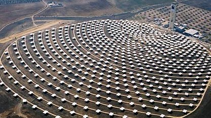 Die undatierte vom Unternehmen Solar Systems zur Verfügung gestellte Luftaufnahme zeigt ein Solarkraftwerk in Spanien. Die undatierte vom Unternehmen Solar Systems zur Verfügung gestellte Luftaufnahme zeigt ein Solarkraftwerk in Spanien.
