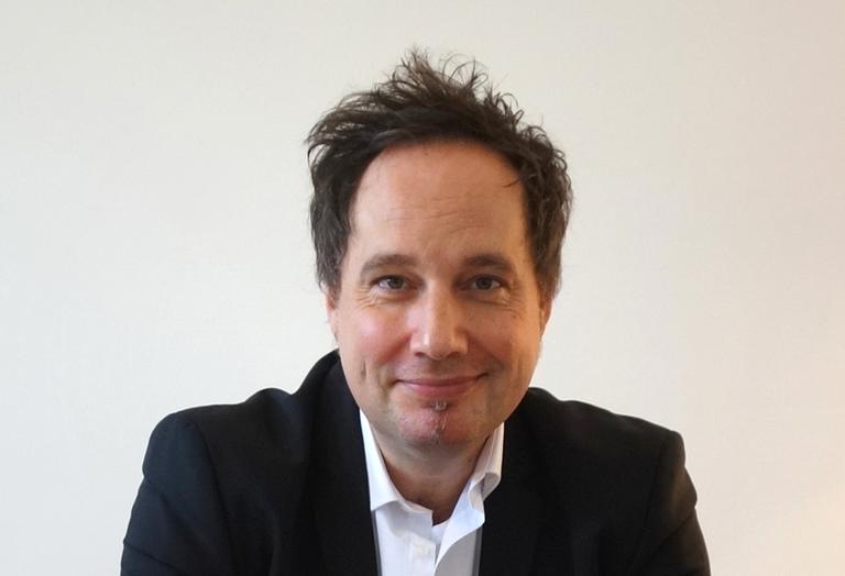 Arnd Pollmann schaut freundlich in die Kamera. Arnd Pollmann schaut freundlich in die Kamera.