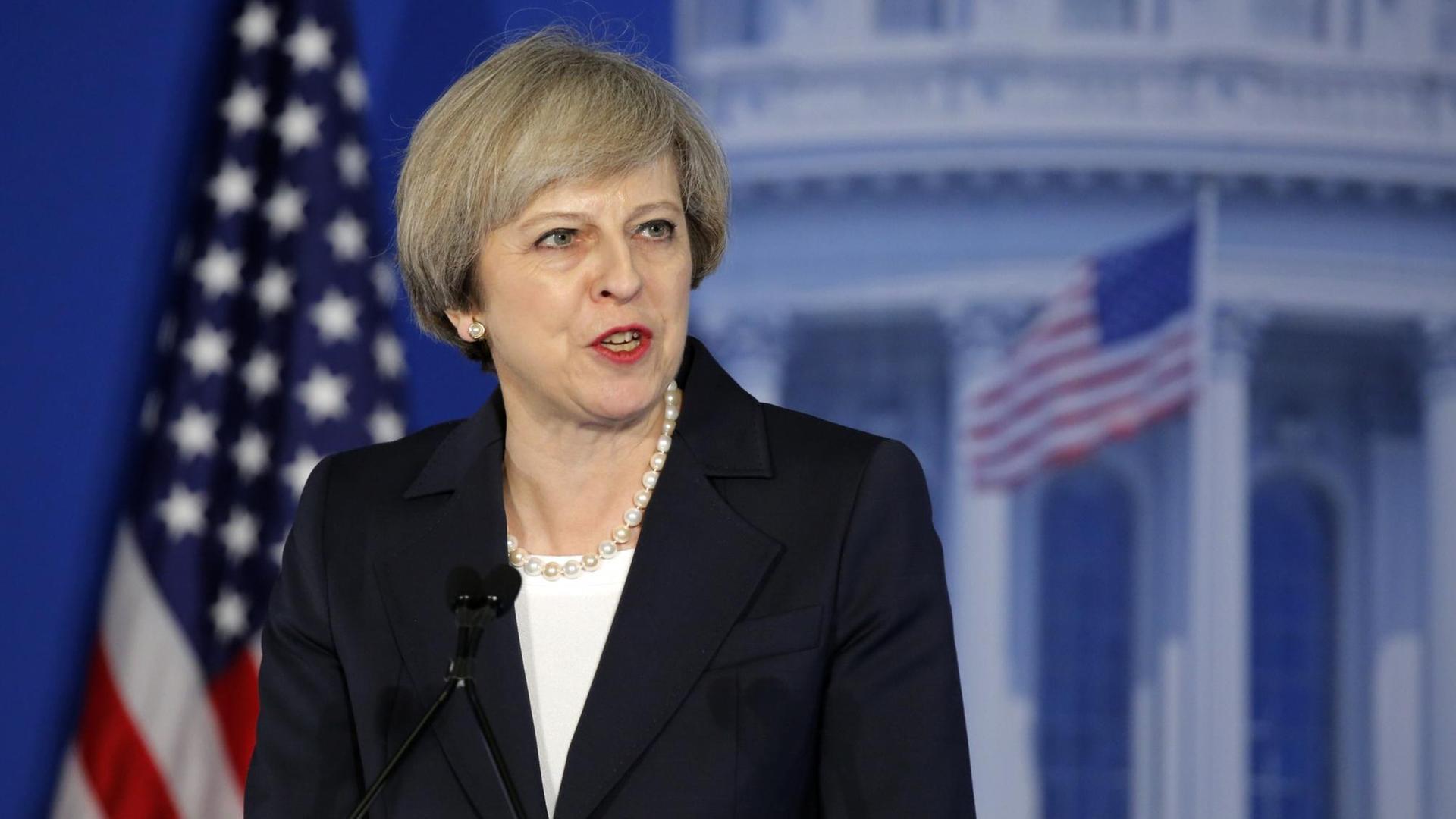Die britische Premierministerin Theresa May besuchte in Philadelphia ein Treffen von Abgeordneten und Parteivertretern der US-Republikaner.