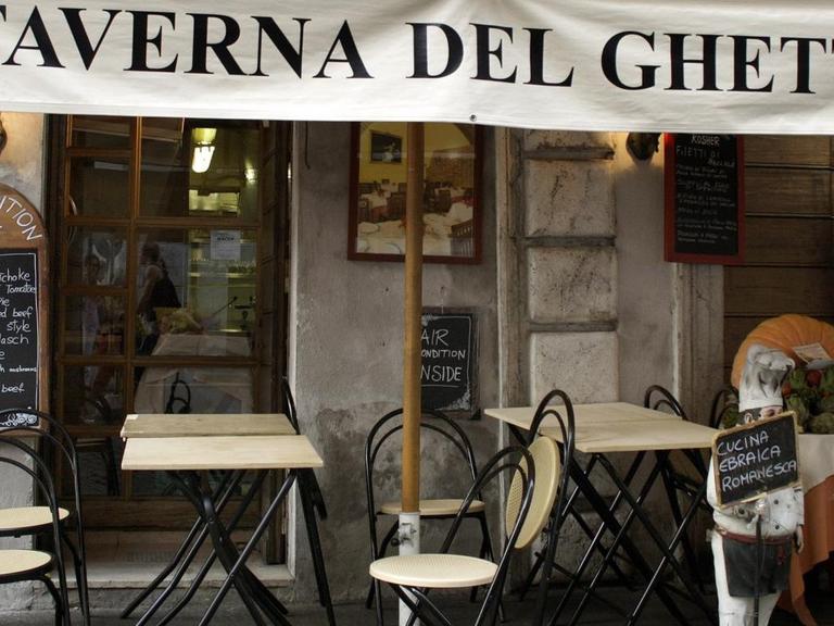 Das Restaurant Taverna del Ghetto im jüdischen Stadtviertel von Rom, aufgenommen am 05.09.2005.