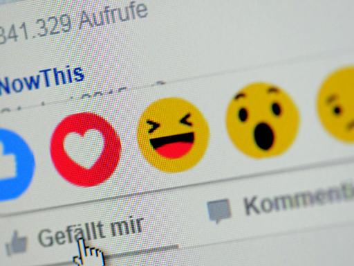 So genannte Emoticons bei Facebook: Viele Nutzer bekunden mit einem Klick darauf ihre Meinung über das, was sie gerade gelesen haben.
