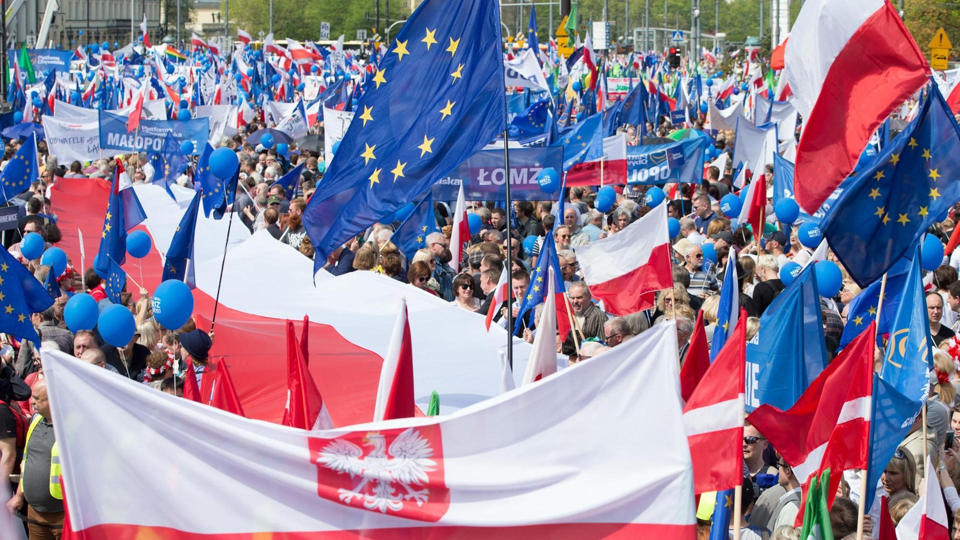 Mögliches EU-Verfahren Gegen Polen - "Das Wäre Schon Ein Sehr Starkes ...