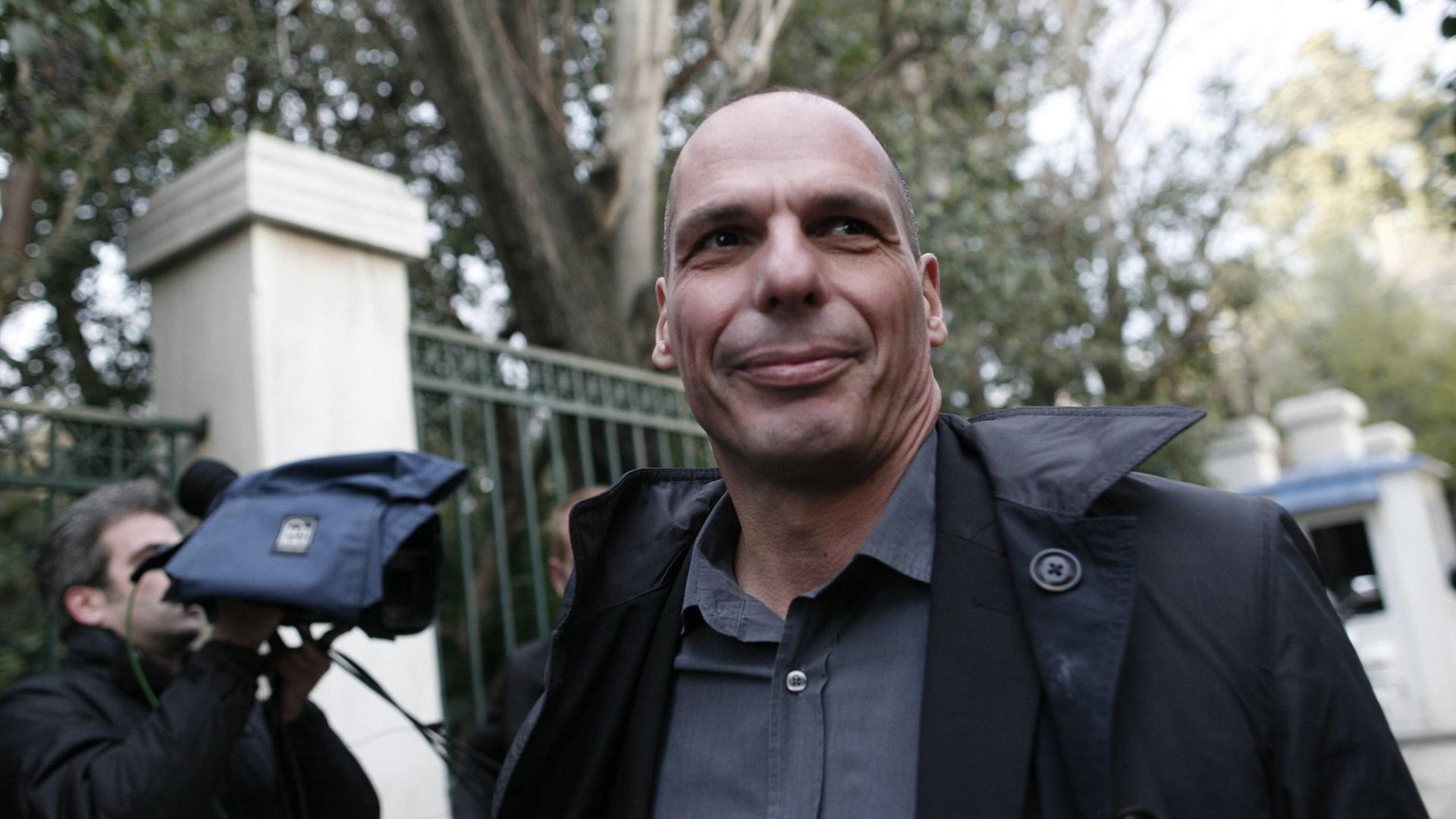 Der designierte griechische Finanzminister Yanis Varoufakis am 27. Januar 2015 in Athen Der designierte griechische Finanzminister Yanis Varoufakis am 27. Januar 2015 in Athen