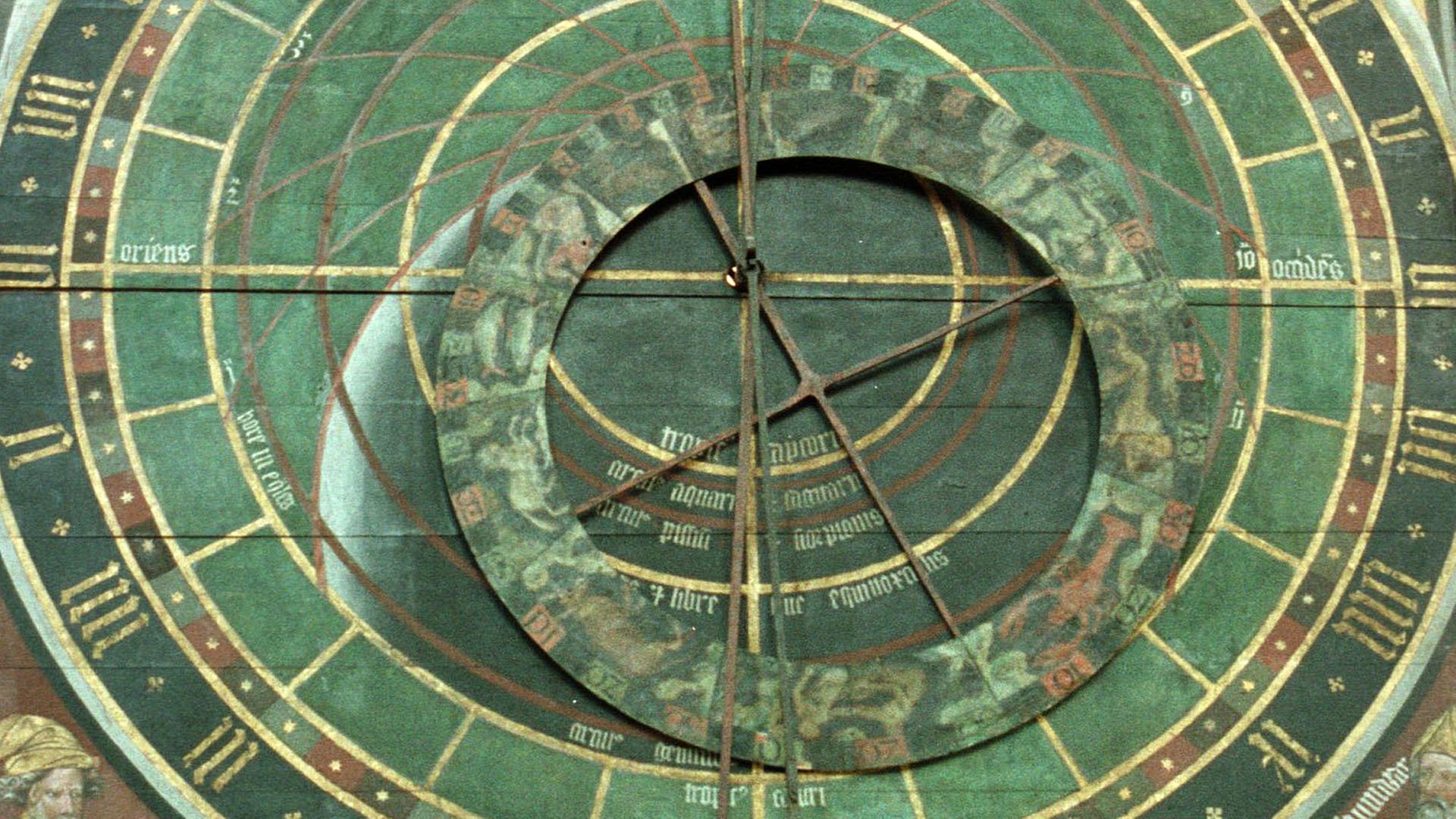 Die Astronomische Uhr der St.-Nikolai-Kirche in Stralsund: Die aus dem Jahre 1394 stammende Uhr war von Nikolaus Lilienfeld gebaut worden. Die Astronomische Uhr der St.-Nikolai-Kirche in Stralsund: Die aus dem Jahre 1394 stammende Uhr war von Nikolaus Lilienfeld gebaut worden.