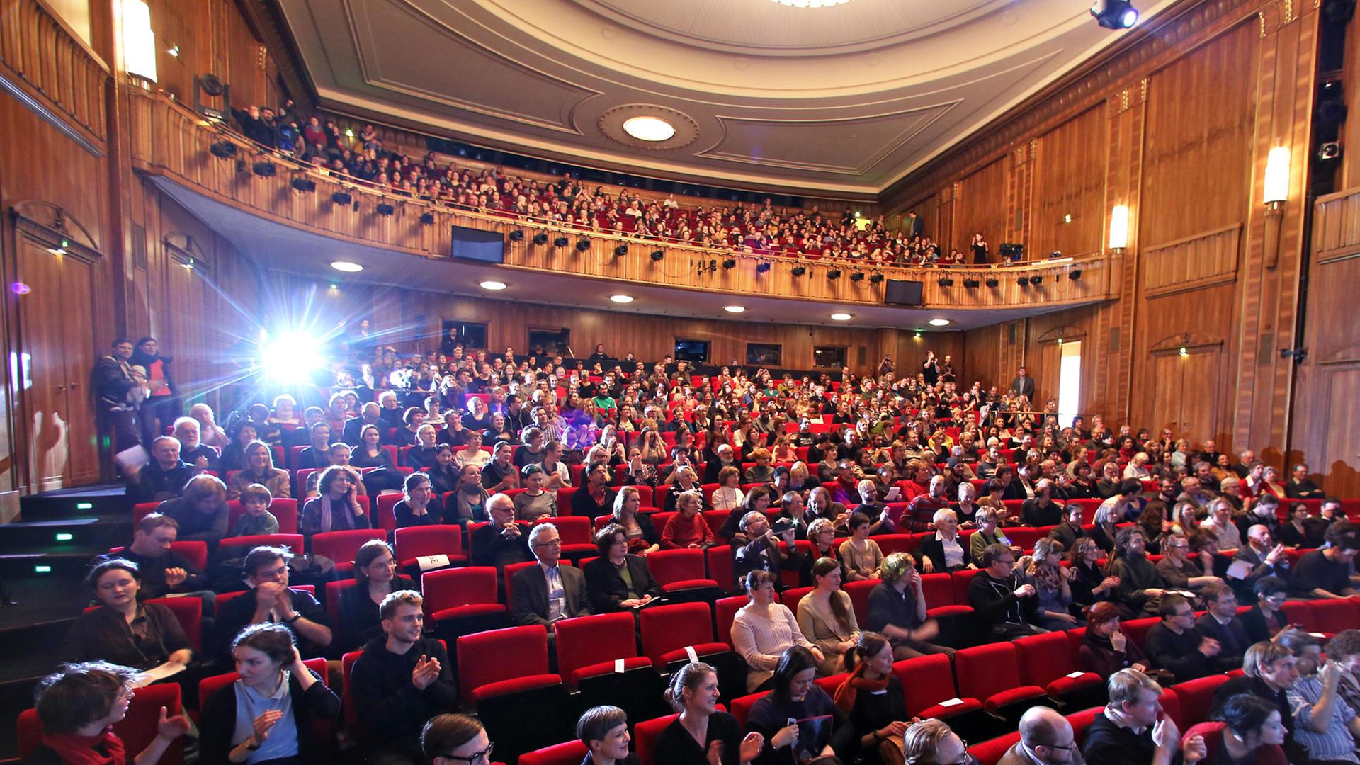 Das Schauspielhaus in Leipzig. Das Schauspielhaus in Leipzig.