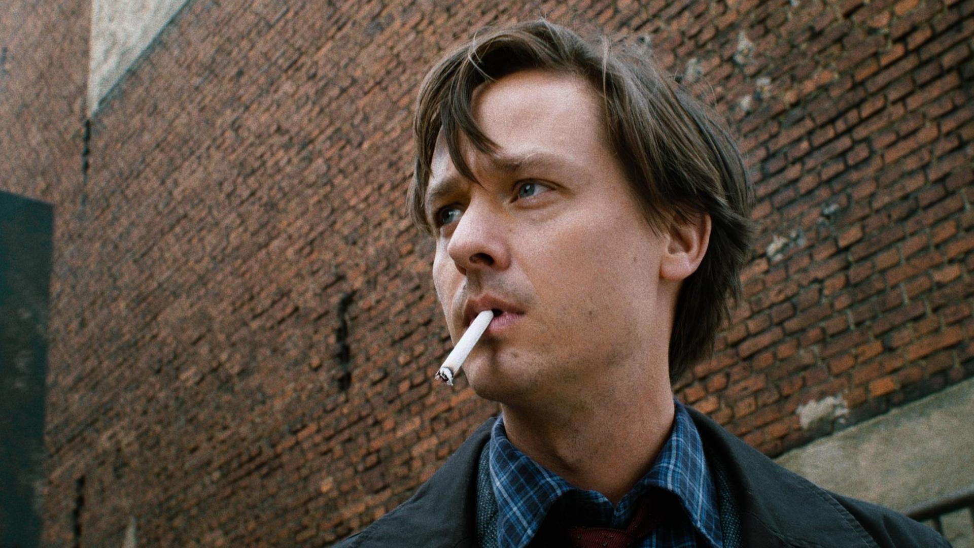 Der Schauspieler Tom Schilling in der Titelrolle des Films "Fabian oder Der Gang vor die Hunde" von Dominik Graf. Der Schauspieler Tom Schilling in der Titelrolle des Films "Fabian oder Der Gang vor die Hunde" von Dominik Graf.