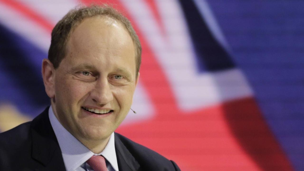 Porträt des FDP-Politikers Alexander Graf Lambsdorff. Porträt des FDP-Politikers Alexander Graf Lambsdorff.