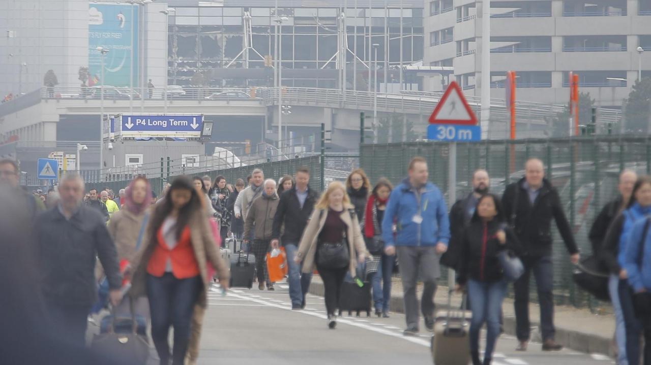 Evakuierung des Brüsseler Flughafens. Evakuierung des Brüsseler Flughafens.