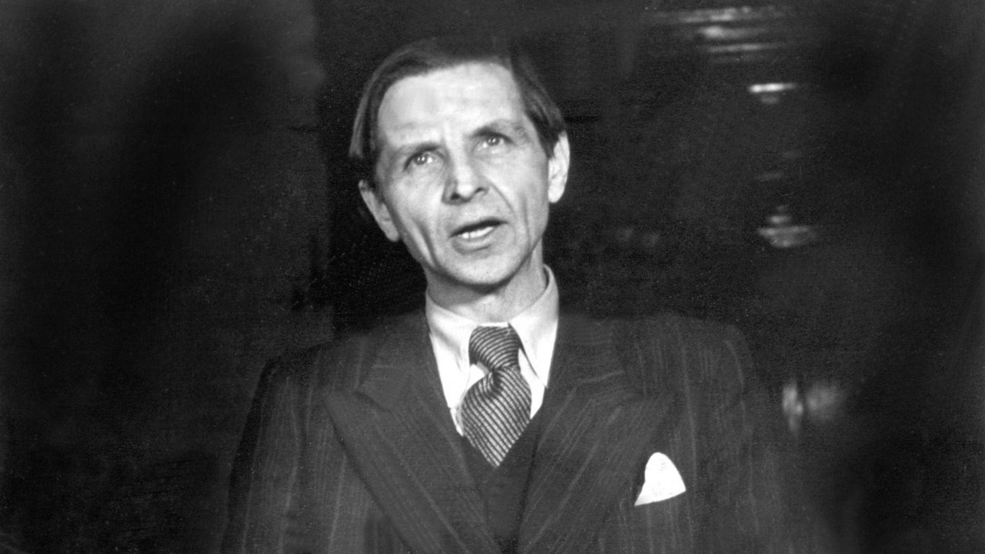 Der Intendant des Deutschen Theaters in Berlin (DDR) und Nationalpreisträger Wolfgang Langhoff. Der Intendant des Deutschen Theaters in Berlin (DDR) und Nationalpreisträger Wolfgang Langhoff.