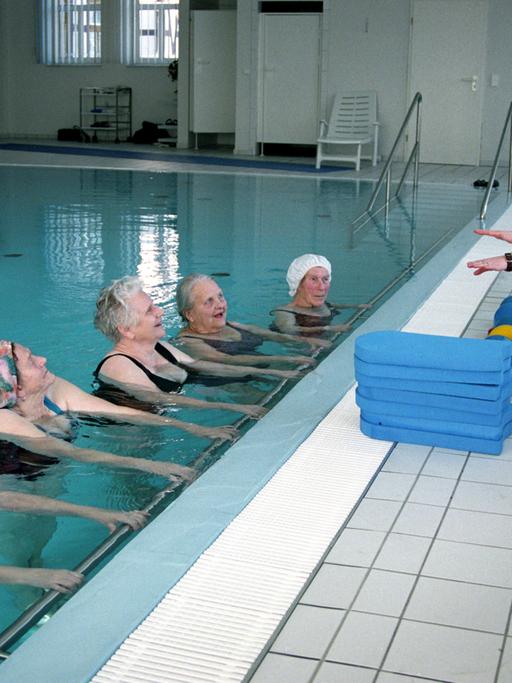 Patientinnen im Bewegungsbad in Dermbach