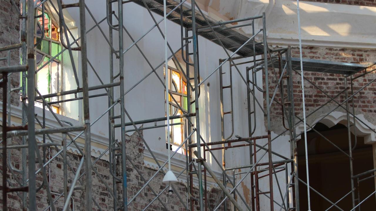 Aufbau nach dem Terror - Die Kirchen in Sri Lanka sollen so schnell wie möglich renoviert werden. Aufbau nach dem Terror - Die Kirchen in Sri Lanka sollen so schnell wie möglich renoviert werden.