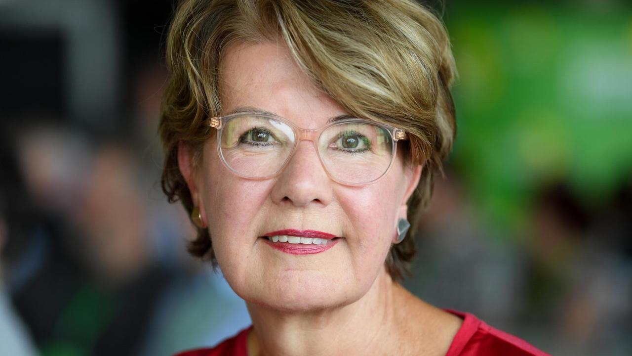 Porträt von Marie-Luise Wolff, Vorstandsvorsitzende der Entega AG und Präsidentin des Bundesverbandes der Energie- und Wasserwirtschaft 2019. Porträt von Marie-Luise Wolff, Vorstandsvorsitzende der Entega AG und Präsidentin des Bundesverbandes der Energie- und Wasserwirtschaft 2019.