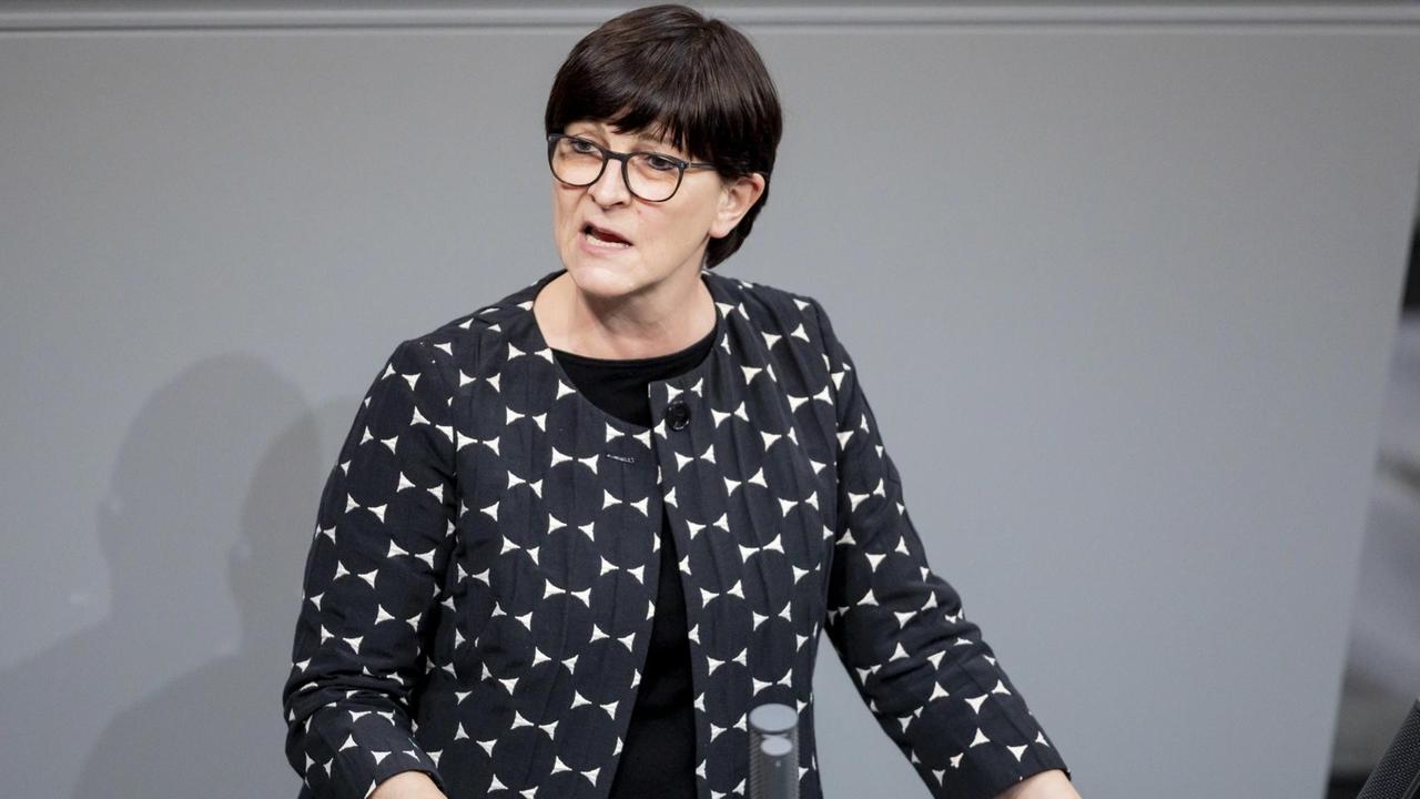 Saskia Esken (SPD) im Bundestag