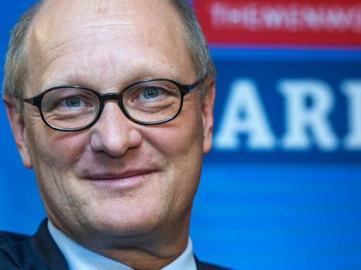 Joachim Knuth (Vorsitzender der ARD-Hoerfunkkommission und NDR-Programmdirektor Hoerfunk) bei einer Pressekonferenz anlaesslich der ARD-Themenwoche zum Thema Toleranz / 06.10.2014