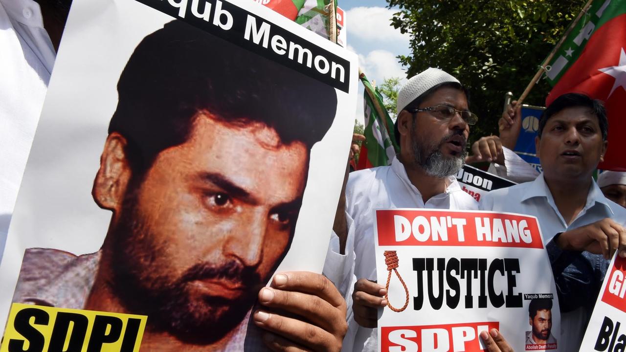 Yakub Memon wurde als Mittäter der Anschläge von Mumbai im Jahr 1993 hingerichtet. Yakub Memon wurde als Mittäter der Anschläge von Mumbai im Jahr 1993 hingerichtet.