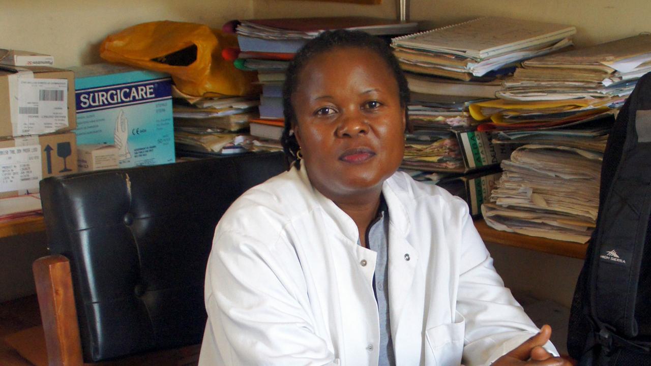 Die ugandische Ärztin Josephine Nakakanda, Leiterin einer Frauenklinik Die ugandische Ärztin Josephine Nakakanda, Leiterin einer Frauenklinik
