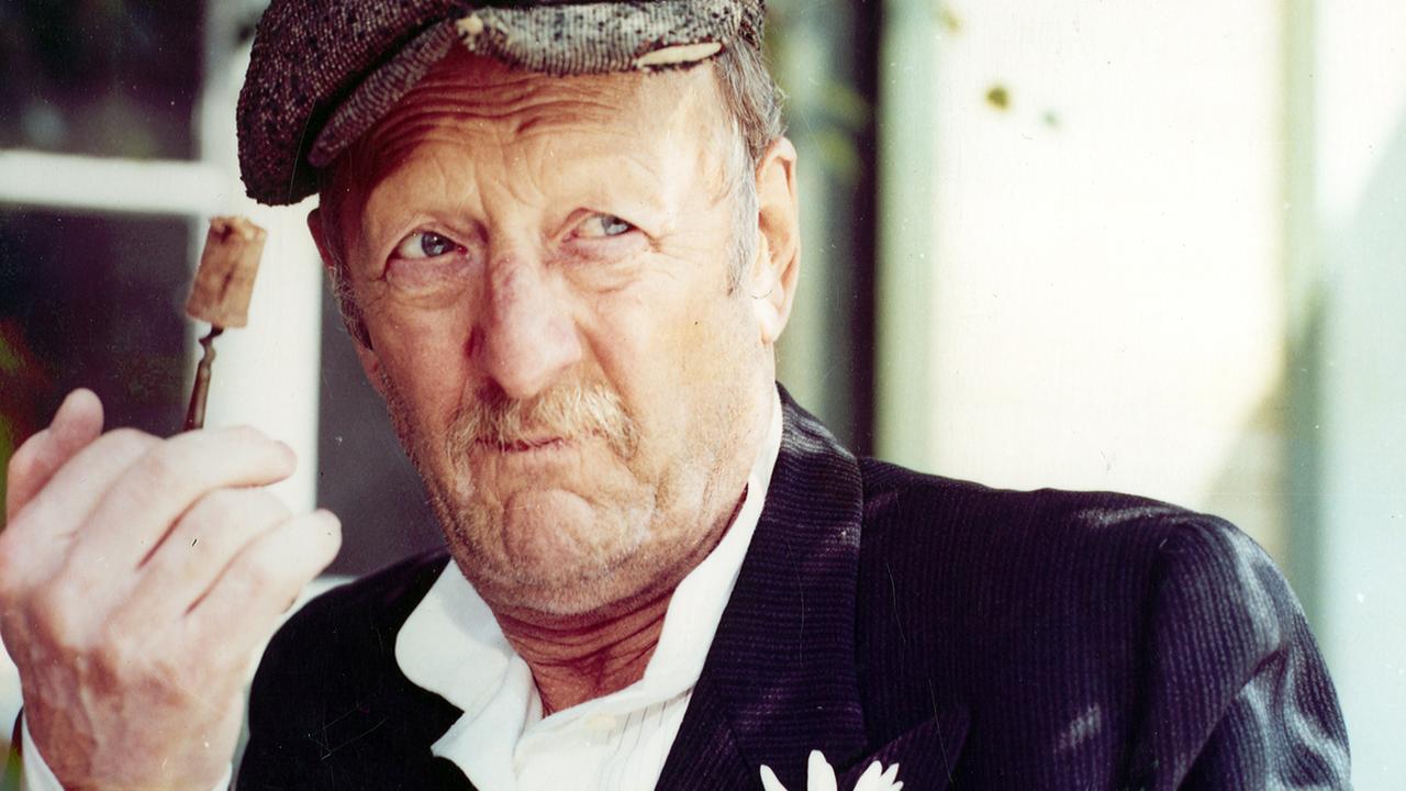 Erwin Geschonneck als Vater Grubske in "Anton, der Zauberer" (Regie: Günter Reisch) Erwin Geschonneck als Vater Grubske in "Anton, der Zauberer" (Regie: Günter Reisch)