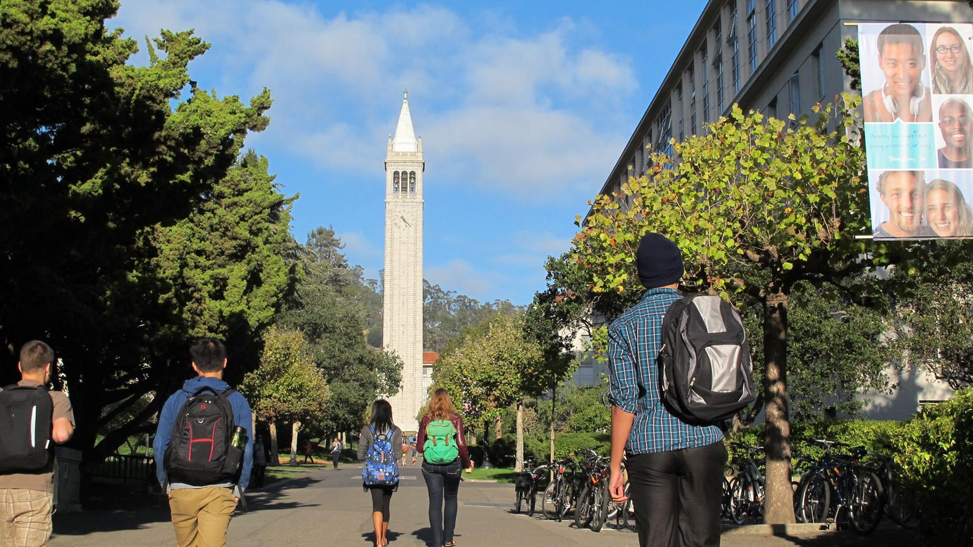 Kalifornische Unis sollen sicherer werden. Campus der Universität in Berkeley mit dem Campanile, einem Glockenturm und Wahrzeichen des Gebäude.