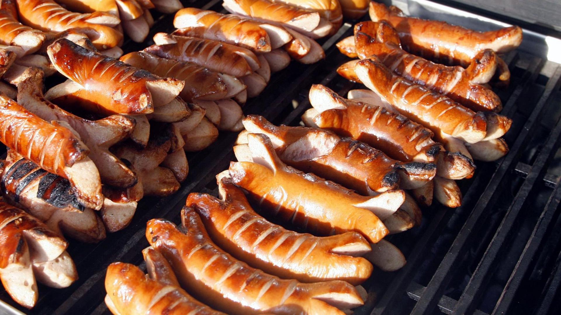 Des Schweizer liebste: die Cervelat-Wurst Des Schweizer liebste: die Cervelat-Wurst