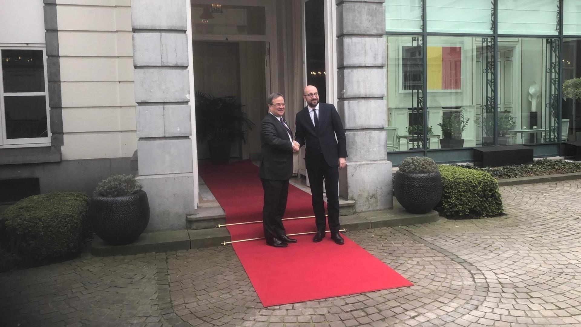 NRW-Ministerpräsident Armin Laschet (links) und der belgische Premierminister Charles Michel. NRW-Ministerpräsident Armin Laschet (links) und der belgische Premierminister Charles Michel.