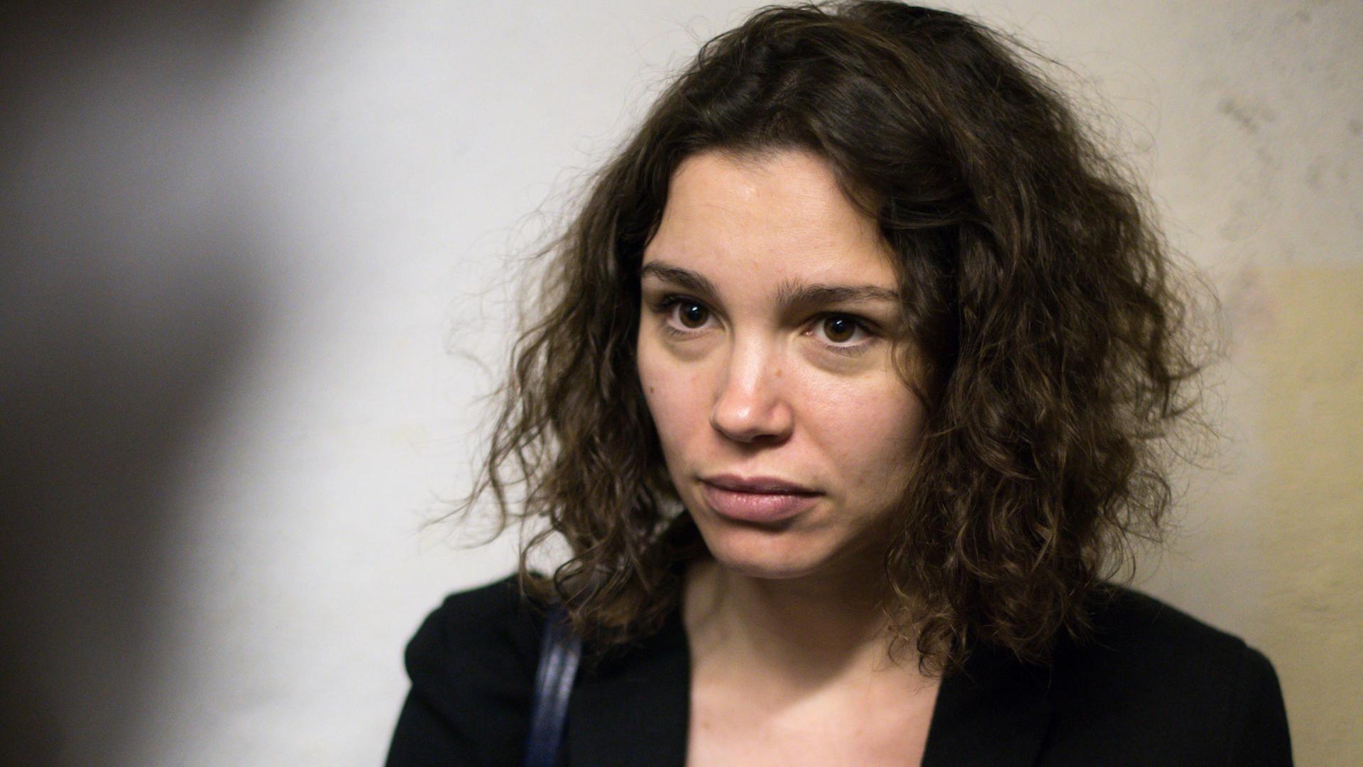 Zhanna Nemzowa, die Tochter des Ende Februar 2015 in Moskau erschossenen russischen Oppositionspolitikers Boris Nemzow, schaut sich am 28.05.2015 die Gedenkstätte Berlin-Hohenschönhausen im früheren Untersuchungsgefängnis des DDR-Staatssicherheitsdienstes in Berlin an. Zhanna Nemzowa, die Tochter des Ende Februar 2015 in Moskau erschossenen russischen Oppositionspolitikers Boris Nemzow, schaut sich am 28.05.2015 die Gedenkstätte Berlin-Hohenschönhausen im früheren Untersuchungsgefängnis des DDR-Staatssicherheitsdienstes in Berlin an.