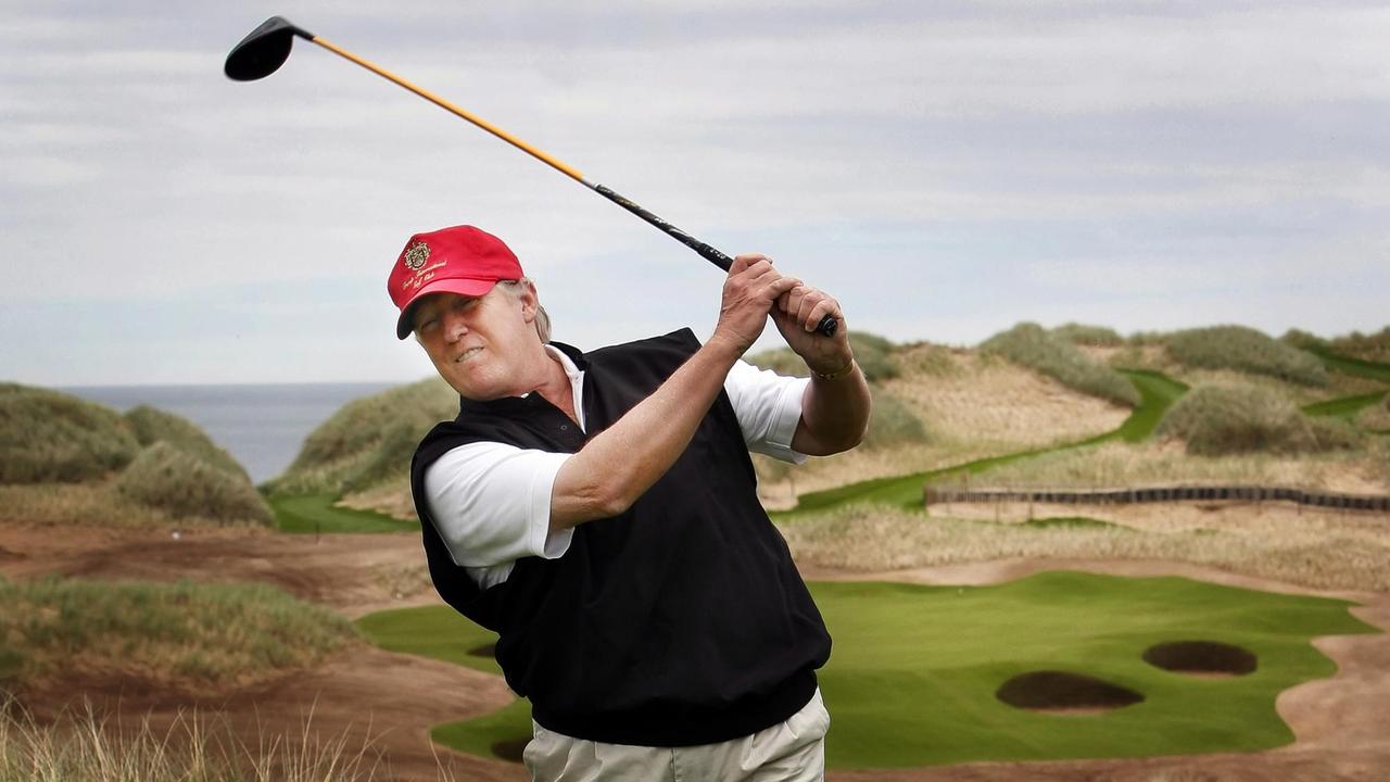 Der US-Präsident Trump beim Golfen