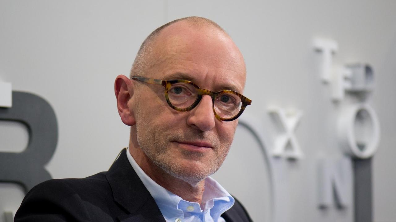 Der ehemalige Feuilletonchef des FAZ, Ulrich Raulff, bei einer Veranstaltung auf der Frankfurter Buchmesse. Der ehemalige Feuilletonchef des FAZ, Ulrich Raulff, bei einer Veranstaltung auf der Frankfurter Buchmesse.