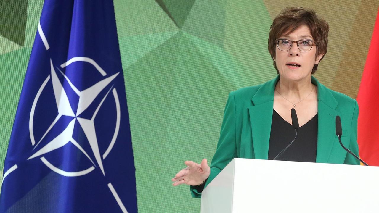 Annegret Kramp-Karrenbauer (CDU), Bundesverteidigungsministerin