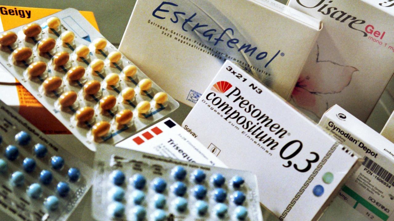 Unterschiedliche Hormonpräparate für Frauen in den Wechseljahren, aufgenommen in der Mainzer Bacchus-Apotheke Unterschiedliche Hormonpräparate für Frauen in den Wechseljahren, aufgenommen in der Mainzer Bacchus-Apotheke