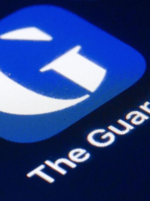 Das Logo der britischen Tageszeitung The Guardian ist auf dem Display eines Smartphone zu sehen.