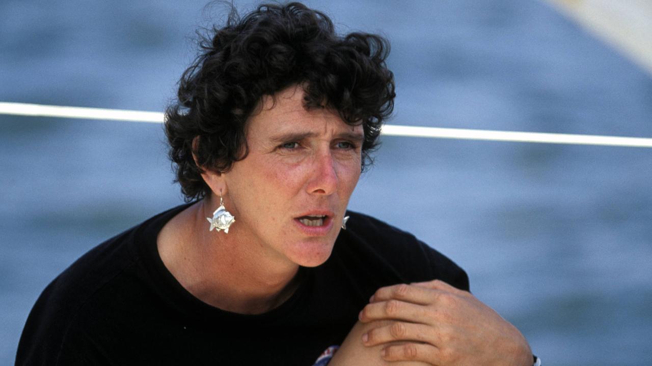 Die französische Seglerin und Autorin Isabelle Autissier: Als erste Frau umrundete sie im Rahmen einer Segelregatta alleine die Welt. Im 2015 veröffentlichte sie den Roman "Soudain, seuls". Die französische Seglerin und Autorin Isabelle Autissier: Als erste Frau umrundete sie im Rahmen einer Segelregatta alleine die Welt. Im 2015 veröffentlichte sie den Roman "Soudain, seuls".