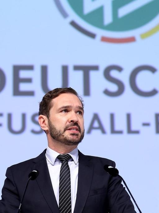 27.09.2019, xfux, Fussball Deutscher-Fussball-Bund, 43. Ordentlicher DFB-Bundestag 2019, emspor, v.l. Dr. Friedrich Curtius Generalsekretaer Deutscher Fussball Bund DFB Frankfurt am Main 27 09 2019, xfux, Football German Football Association, 43 Ordinary DFB Bundestag 2019, emspor, v l Dr Friedrich Curtius Secretary General German Football Association DFB Frankfurt am Main
