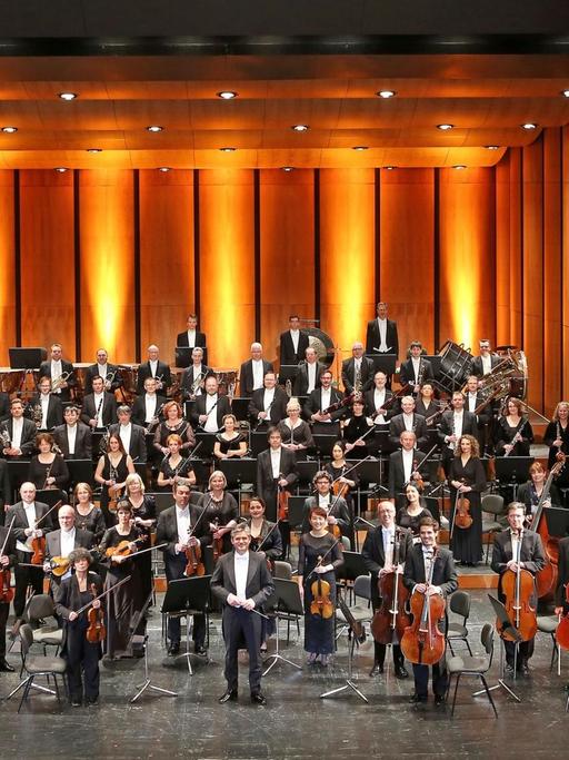 Der Klangkörper der anhaltischen Philharmonie im Konzertsaal in Dessau.
