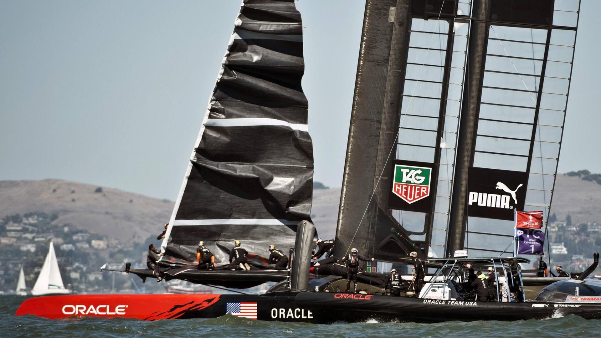 Oracle Team USA beim America's Cup 2013. Oracle Team USA beim America's Cup 2013.