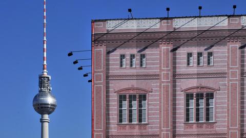Fassade der Schinkelschen Bauakademie in Berlin