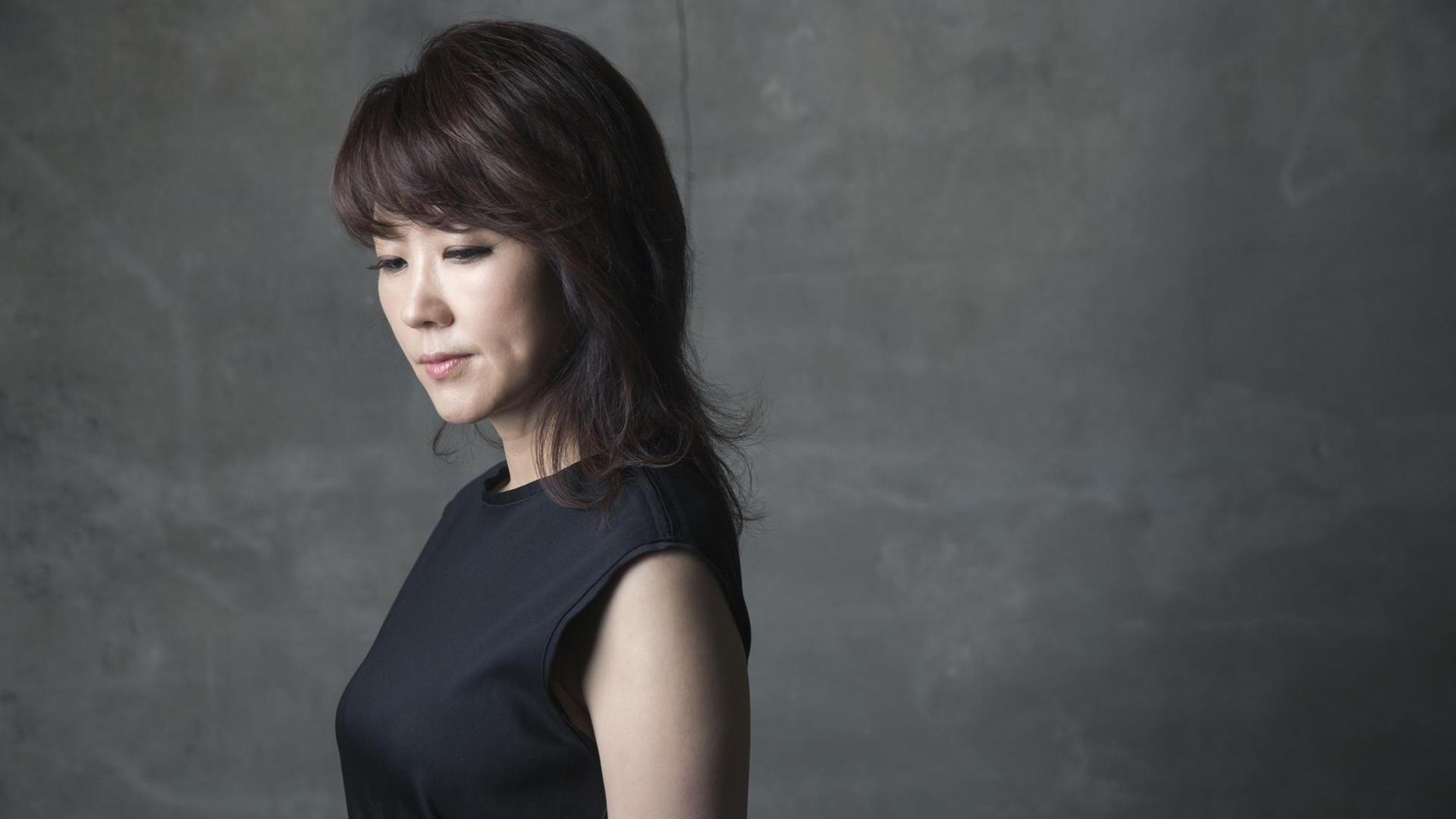 Die südkoreanische Jazzsängerin und Songschreiberin Youn Sun Nah. Die südkoreanische Jazzsängerin und Songschreiberin Youn Sun Nah.