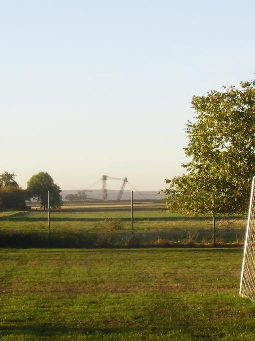 Der alte Fußballplatz von Morschenich wird schon bald abgebaggert und durch den Tagebau zerstört