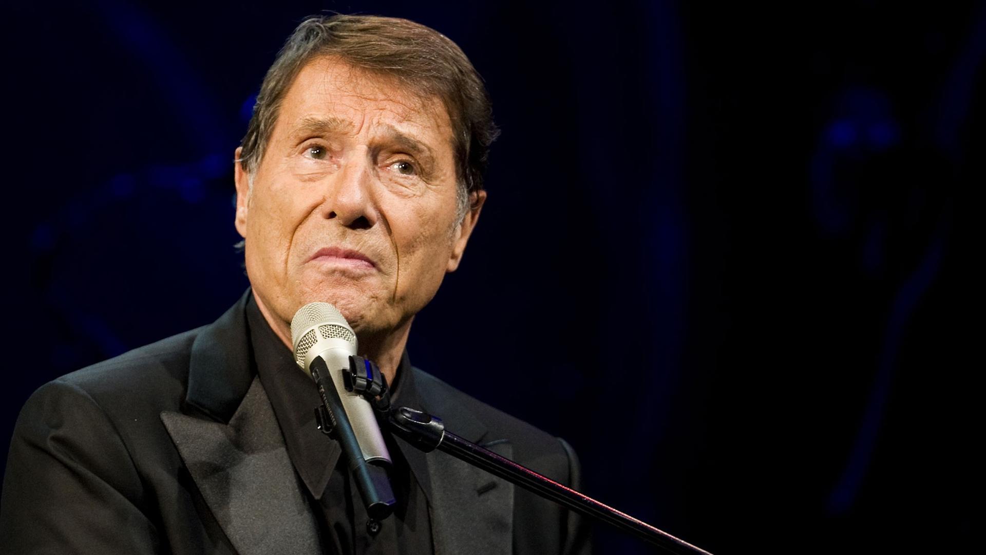 Der 75-jährige österreichische Sänger Udo Jürgens während eines Auftritts in Scheveningen, Holland, am 24.10.2009. Der 75-jährige österreichische Sänger Udo Jürgens während eines Auftritts in Scheveningen, Holland, am 24.10.2009.