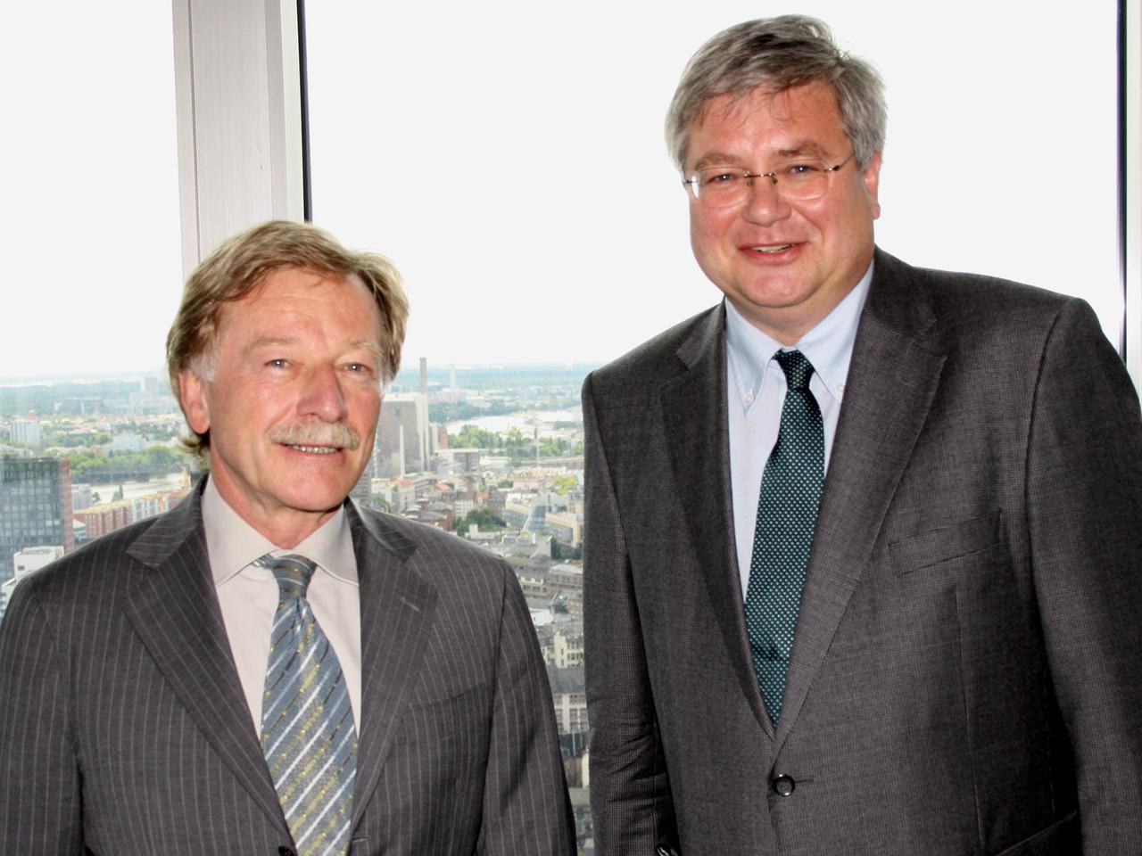 Yves Mersch, EZB und Klemens Kindermann (v.lks.) Yves Mersch, EZB und Klemens Kindermann (v.lks.)