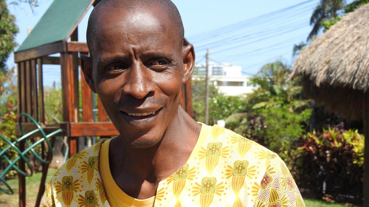 Kellner Ernesto Chipanga hätte den Lohn für seine Arbeit in einer Zittauer Schuhfabrik gern als Startkapital für ein eigenes Restaurant genutzt Kellner Ernesto Chipanga hätte den Lohn für seine Arbeit in einer Zittauer Schuhfabrik gern als Startkapital für ein eigenes Restaurant genutzt