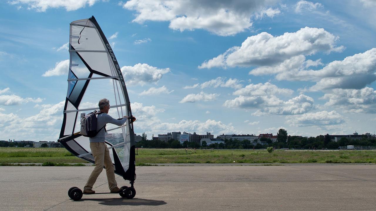 Für Jung und Alt: Auf dem alten Flughafen Tempelhof ist viel Platz für Sportler. Für Jung und Alt: Auf dem alten Flughafen Tempelhof ist viel Platz für Sportler.