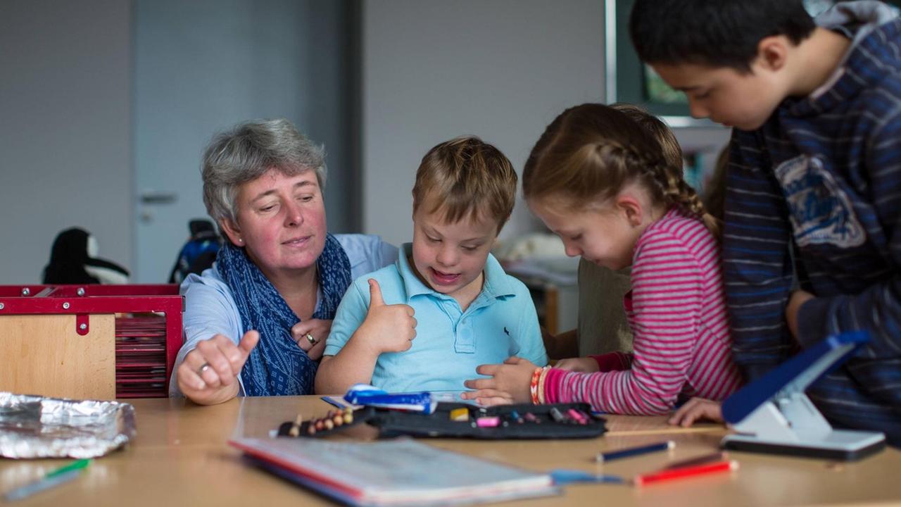Inklusionsunterricht in der Grundschule Biersstadt, Wiesbaden Inklusionsunterricht in der Grundschule Biersstadt, Wiesbaden